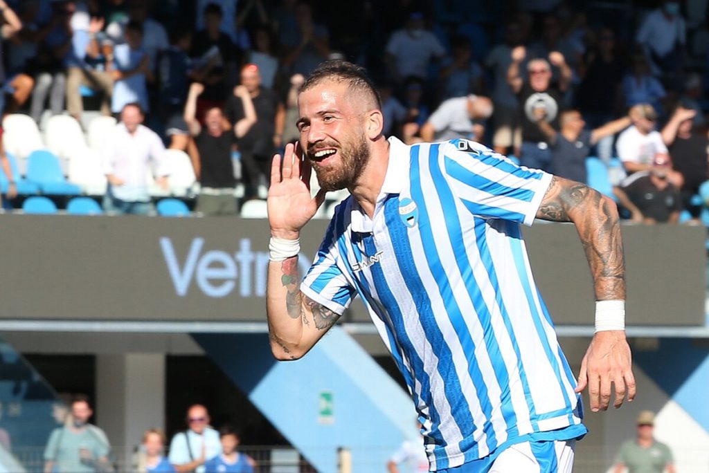 بیوگرافی، آمار سوابق و هایلایت آندره‌آ لامانتیا مهاجم ایتالیایی پرسپولیس